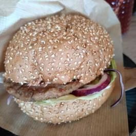 PizzaBox Lakitelek - Étel/ital