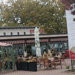 Szalay Cukrászda Balatonlelle - Külső kép