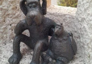 Kolodko: Anyám tyúkja miniszobor Vác