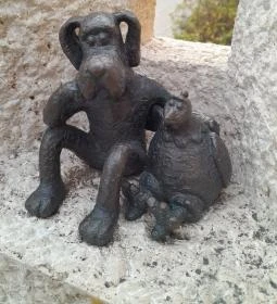 Kolodko: Anyám tyúkja miniszobor