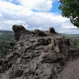 Vadálló-kövek, Dömös - Egyéb