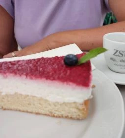 Zsúr Café & Fagylaltozó