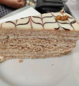 Zsúr Café & Fagylaltozó