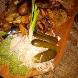 Puchner Kastélyszálló, Bikal - Vendéglátás