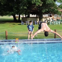 Zichy Park Hotel Bikács - Medence/kert