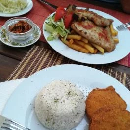 Hegyalja Vendéglő Panzió Zsámbék - Étel/ital