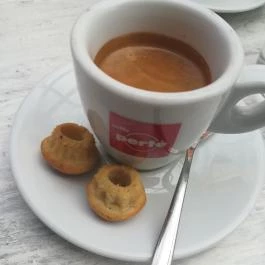 Kuglóf Art Cukrászda, Győr - Étel/ital