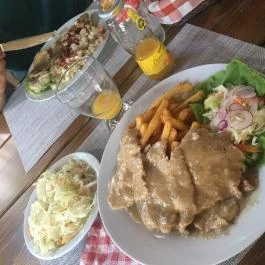 Muskátli Vendéglő , Hollókő - Étel/ital