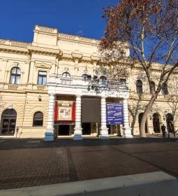 Békéscsabai Jókai Színház