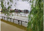 Bokodi-tó - lebegő falu Oroszlány