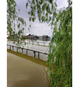 Bokodi-tó - lebegő falu