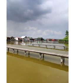 Bokodi-tó - lebegő falu