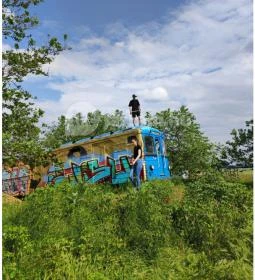 A Földből kitörő metrókocsi