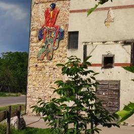 A Földből kitörő metrókocsi Csákberény - Egyéb