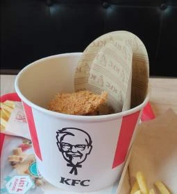 Kentucky Fried Chicken - Tata Remeteségi pihenőhely