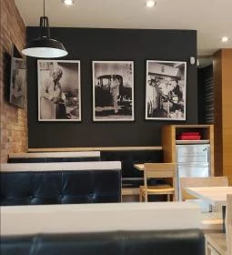 Kentucky Fried Chicken - Tata Remeteségi pihenőhely