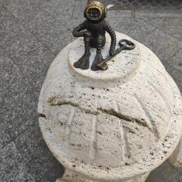 Kolodko: Búvár és a kulcs miniszobor, Budapest - Egyéb