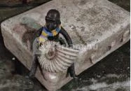 Kolodko: Utcazenész miniszobor Veszprém