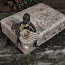 Kolodko: Utcazenész miniszobor Veszprém - Egyéb