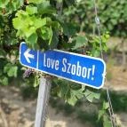 Love by Milov - Szeretet szobor Vál - Egyéb