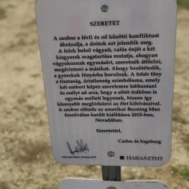 Love by Milov - Szeretet szobor Vál - Egyéb