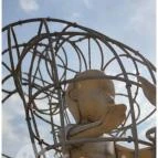 Love by Milov - Szeretet szobor Vál - Egyéb