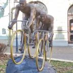 Ötkarikás szobor Békéscsaba - Egyéb