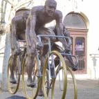 Ötkarikás szobor Békéscsaba - Egyéb