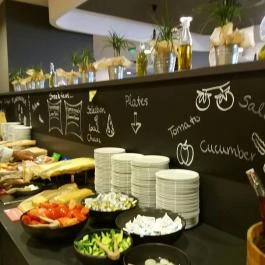 Park Inn by Radisson Budapest - Vendéglátás