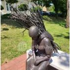 Rőzsehordó nő-szobor Békéscsaba - Egyéb