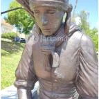 Rőzsehordó nő-szobor Békéscsaba - Egyéb