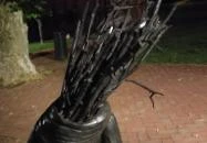 Rőzsehordó nő-szobor Békéscsaba