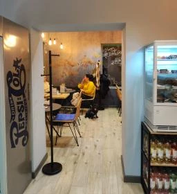 Therápia Kávézó & Pékség