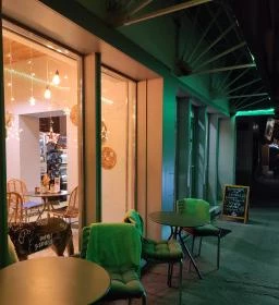 Therápia Kávézó & Pékség