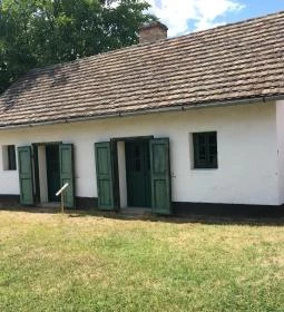 József Attila Városi Könyvtár és Múzeum