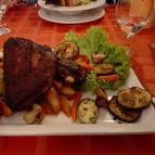 Szikra Galéria Étterem, Kávézó & Rendezvényház Jászberény - Étel/ital