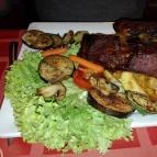 Szikra Galéria Étterem, Kávézó & Rendezvényház Jászberény - Étel/ital