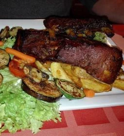 Szikra Galéria Étterem, Kávézó & Rendezvényház