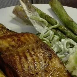 Szikra Galéria Étterem, Kávézó & Rendezvényház Jászberény - Étel/ital