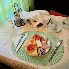 Mathias Lovasudvar Kemence - Vendéglátás