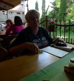 Ibrahim Kávézó, Étterem & Fagylaltozó