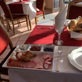 Corner-Szerb Étterem Szentendre - Étel/ital