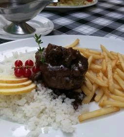 Muskátli Családi Kisvendéglő & Cukrászda