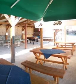 Pázsit-tó Étterem, Büfé