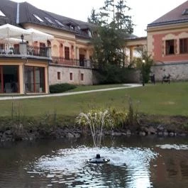 Kastélyhotel Sasvár, Parádsasvár - Medence/kert