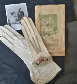 Pécsi Kesztyű Múzeum és Látványgyár