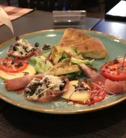 Capri Pizzéria & Fagylaltozó - Újpest