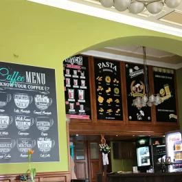 Délibáb Kávézó & Street Food, Cegléd - Belső