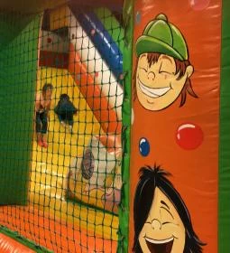 Kackac Játszóház - KöKi Terminál