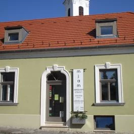 Mjam, Szentendre - Külső kép